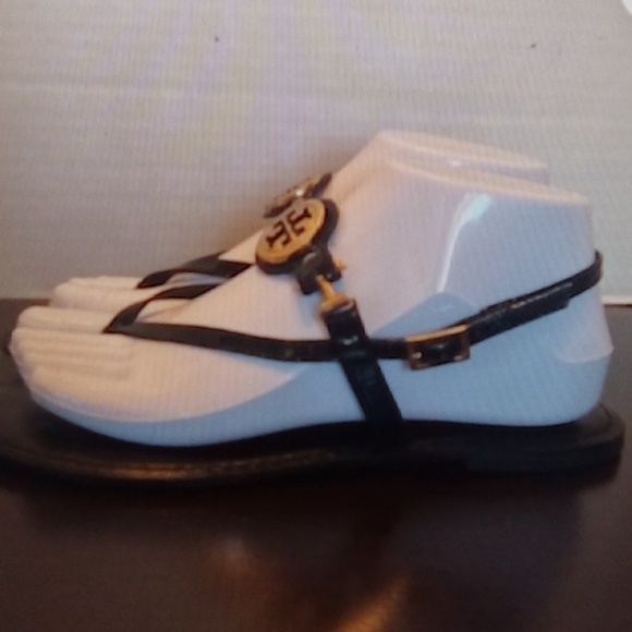 Tory Burch Ali Black Patent leather Thong Sandals - Picture 8 of 10